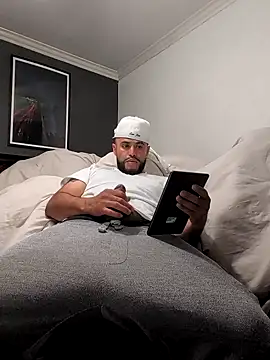 gardy8585 online show from 03-27-26, 06:18