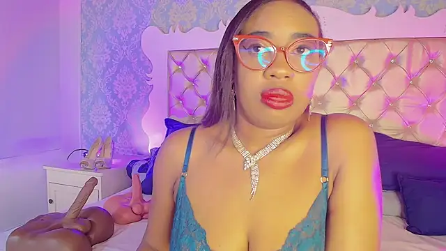 Snapshot of CaseyMoon chatting on 02-28-26, 12:39 CaseyMoon online show from 02-28-26, 12:39