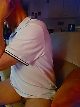 Snapshot of hardcap chatting on 11-16-25, 08:47 hardcap online show from 11-16-25, 08:47