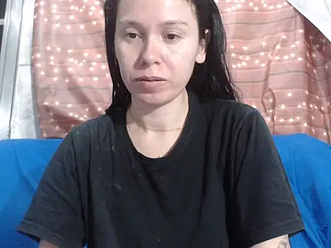 Venusluxodomme online show from 10-08-25, 05:27