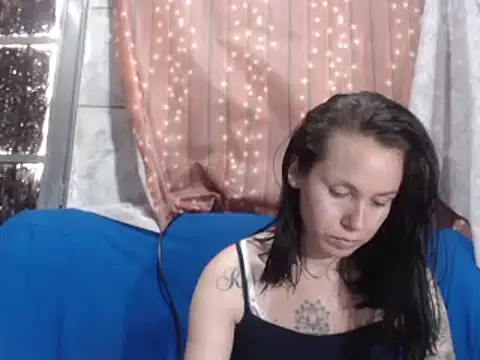 Snapshot of Venusluxodomme chatting on 03-30-26, 08:32 Venusluxodomme online show from 03-30-26, 08:32