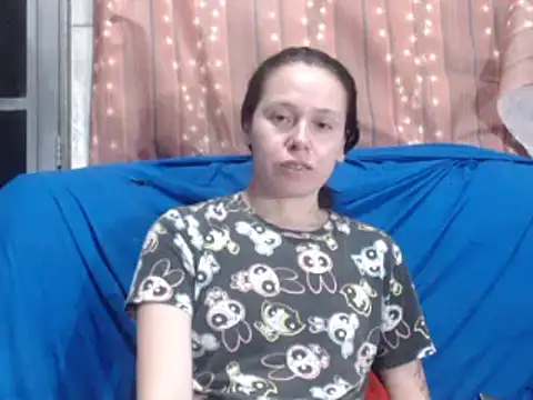Snapshot of Venusluxodomme chatting on 04-28-26, 03:11 Venusluxodomme online show from 04-28-26, 03:11