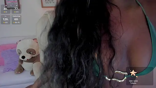 Snapshot of zobe_love chatting on 10-21-25, 05:57 zobe love online show from 10-21-25, 05:57