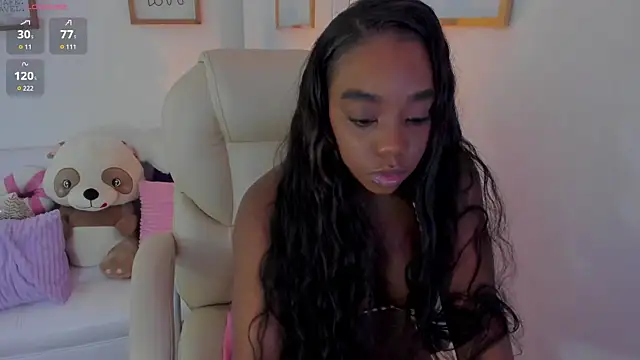 Snapshot of zobe_love chatting on 04-22-26, 05:03 zobe love online show from 04-22-26, 05:03
