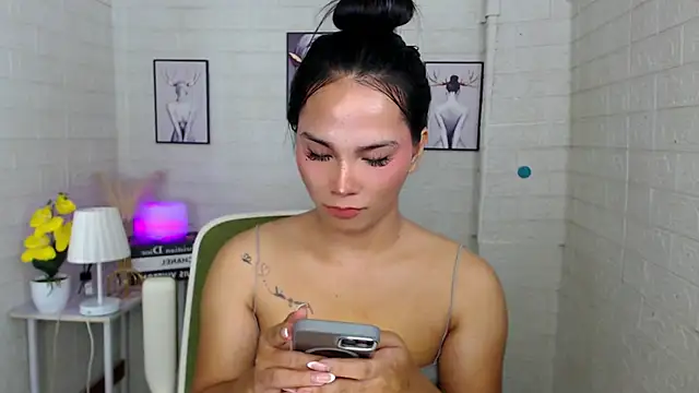 Snapshot of urnaughtydolly69 chatting on 10-07-25, 11:18 urnaughtydolly69 online show from 10-07-25, 11:18