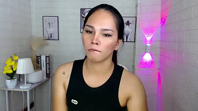 Snapshot of urnaughtydolly69 chatting on 10-22-25, 09:31 urnaughtydolly69 online show from 10-22-25, 09:31