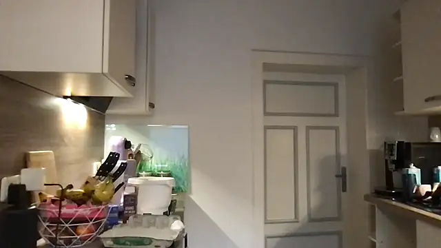 Viola Beck online show from 11-14-25, 09:30