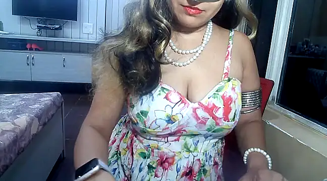 yourradhika online show from 02-16-25, 05:26