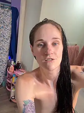 lolabunny9 online show from 10-08-25, 04:15