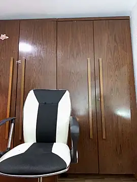 bunny bicht online show from 10-13-25, 12:16