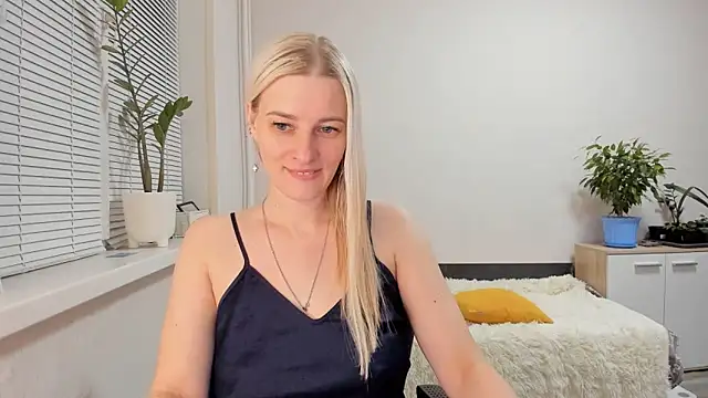 Snapshot of HILT_ON chatting on 03-05-25, 12:55 HILT ON online show from 03-05-25, 12:55
