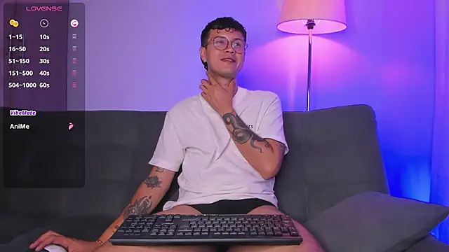 Snapshot of LeaneSeb chatting on 03-07-26, 01:24 LeaneSeb online show from 03-07-26, 01:24