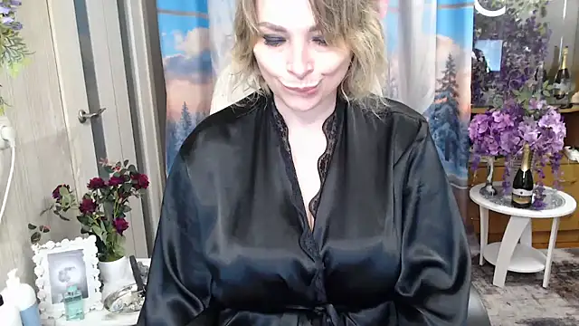 Snapshot of Mika_Passion chatting on 04-13-26, 09:48 Mika Passion online show from 04-13-26, 09:48