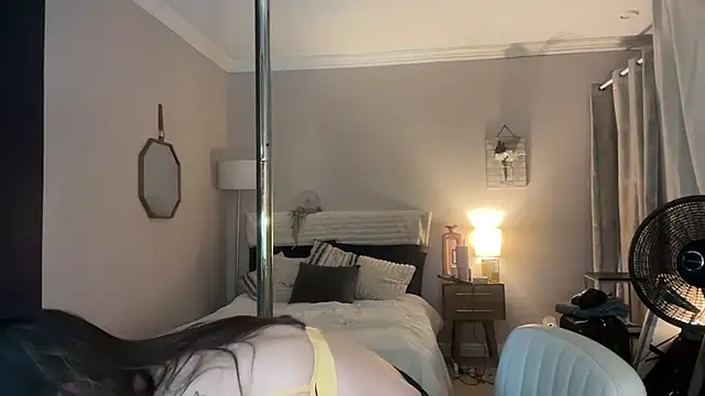 CrazyKittenMeow online show from 09-27-25, 11:21