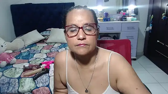 pervert mommy  online show from 05-08-26, 10:42