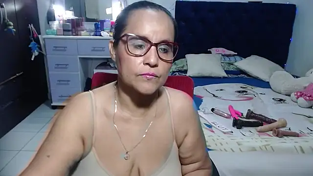 pervert mommy  online show from 06-18-26, 09:25