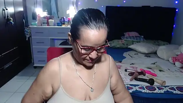 pervert mommy  online show from 06-24-26, 10:58