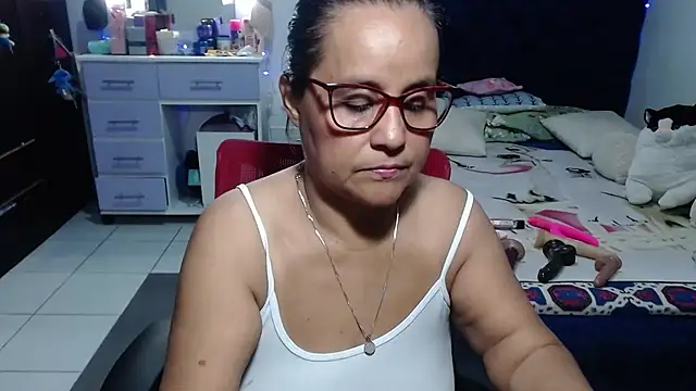 pervert mommy  online show from 06-25-26, 09:47