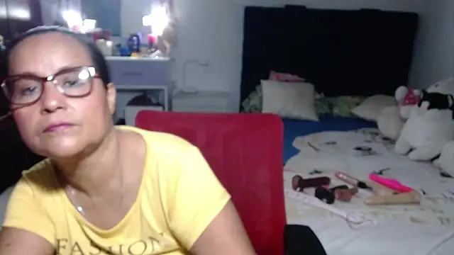 pervert mommy  online show from 06-26-26, 09:46
