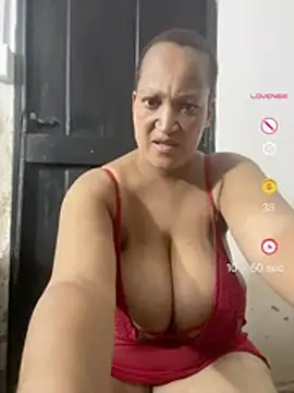 XHotJuicyBootyXX online show from 05-07-26, 09:25