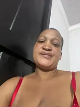 XHotJuicyBootyXX online show from 05-08-26, 12:10