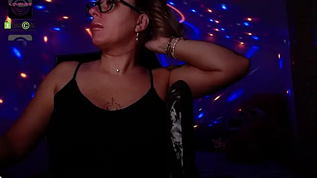 SonyaDevon online show from 12-17-25, 04:07