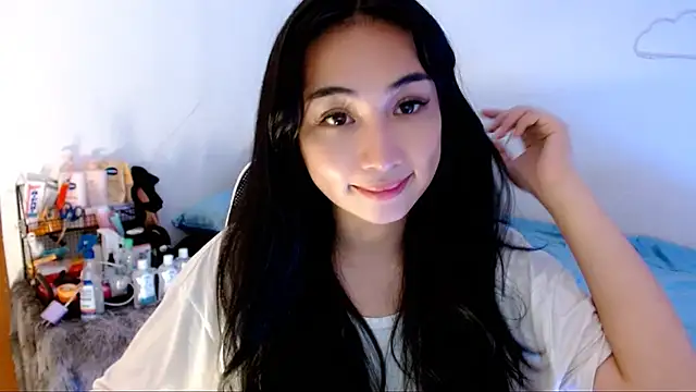 Snapshot of SweetLilly_18 chatting on 11-09-25, 05:39 SweetLilly 18 online show from 11-09-25, 05:39