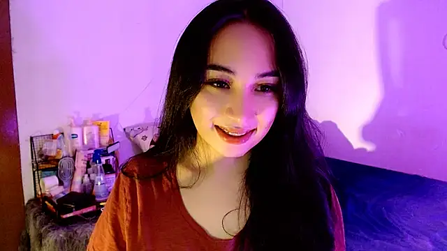 Snapshot of SweetLilly_18 chatting on 12-05-25, 12:25 SweetLilly 18 online show from 12-05-25, 12:25