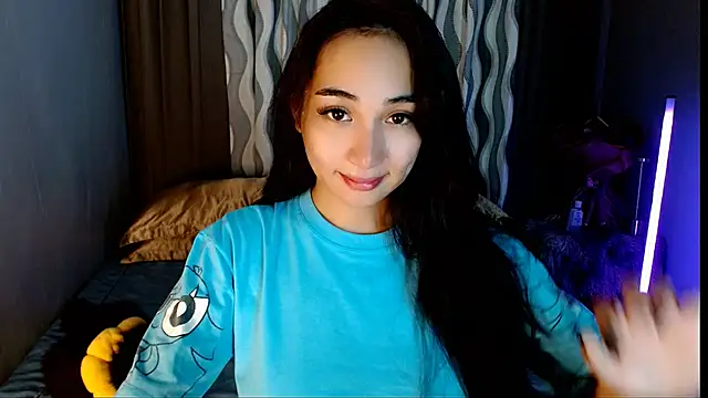 Snapshot of SweetLilly_18 chatting on 04-26-26, 03:15 SweetLilly 18 online show from 04-26-26, 03:15