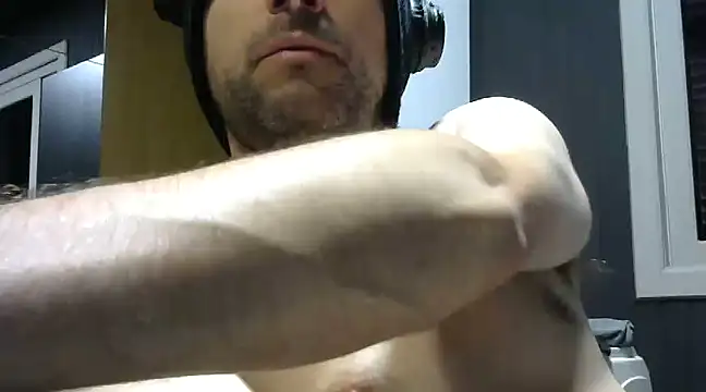 Snapshot of gauchors20 chatting on 12-29-24, 10:56 gauchors20 online show from 12-29-24, 10:56