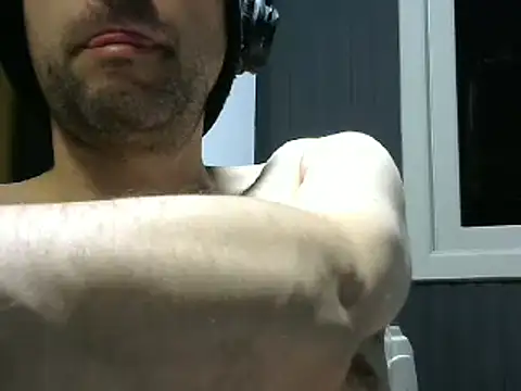 Snapshot of gauchors20 chatting on 02-21-25, 02:28 gauchors20 online show from 02-21-25, 02:28