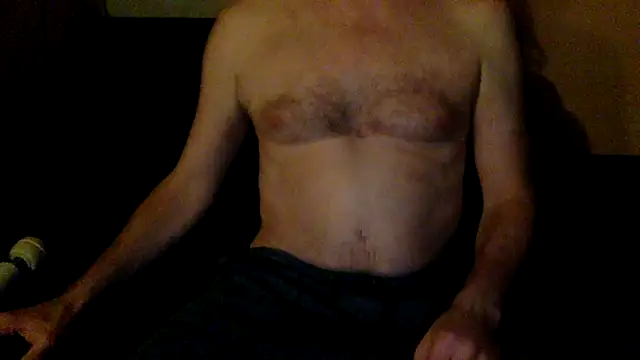 Snapshot of yellow__bird chatting on 01-15-25, 12:19 yellow bird online show from 01-15-25, 12:19