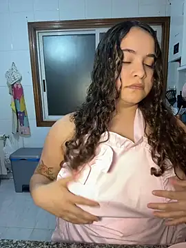 Snapshot of Sweet_sully__ chatting on 12-15-24, 05:53 Sweet sully online show from 12-15-24, 05:53