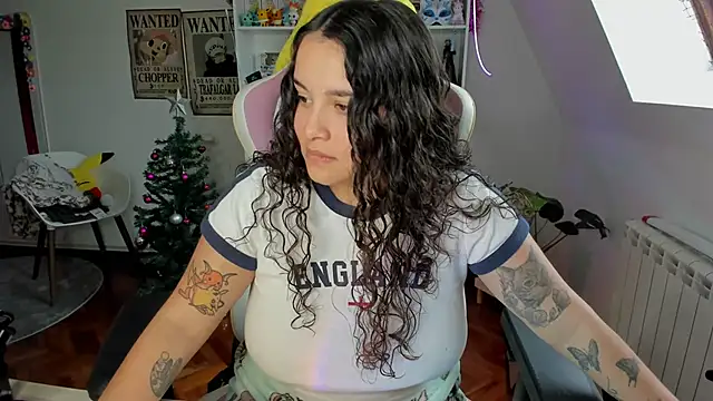 Snapshot of Sweet_sully__ chatting on 12-29-24, 10:45 Sweet sully online show from 12-29-24, 10:45