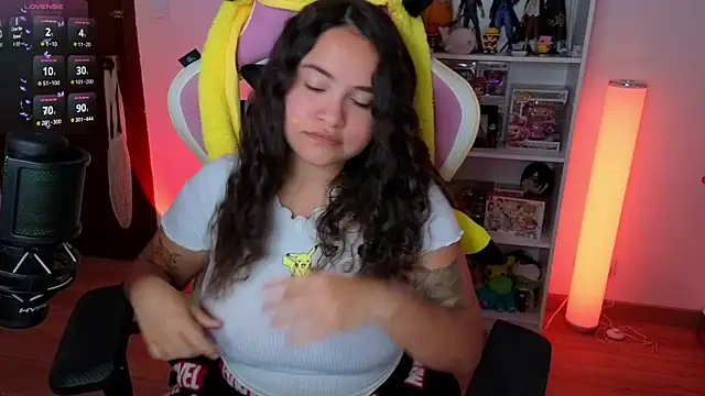 Snapshot of Sweet_sully__ chatting on 09-23-25, 08:17 Sweet sully online show from 09-23-25, 08:17