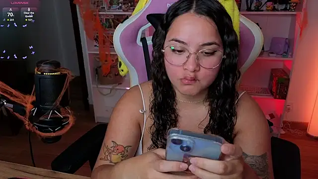 Snapshot of Sweet_sully__ chatting on 10-10-25, 08:35 Sweet sully online show from 10-10-25, 08:35