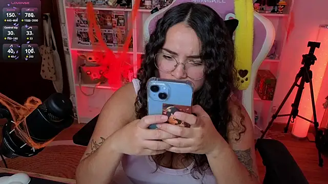 Snapshot of Sweet_sully__ chatting on 10-19-25, 09:21 Sweet sully online show from 10-19-25, 09:21