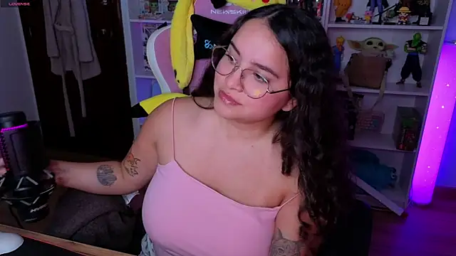 Snapshot of Sweet_sully__ chatting on 11-07-25, 09:09 Sweet sully online show from 11-07-25, 09:09