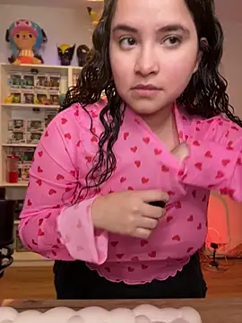 Snapshot of Sweet_sully__ chatting on 02-17-26, 09:50 Sweet sully online show from 02-17-26, 09:50