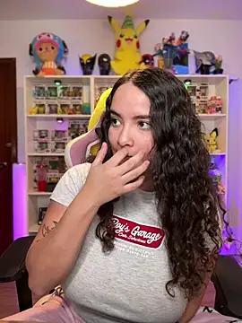 Snapshot of Sweet_sully__ chatting on 03-20-26, 08:41 Sweet sully online show from 03-20-26, 08:41