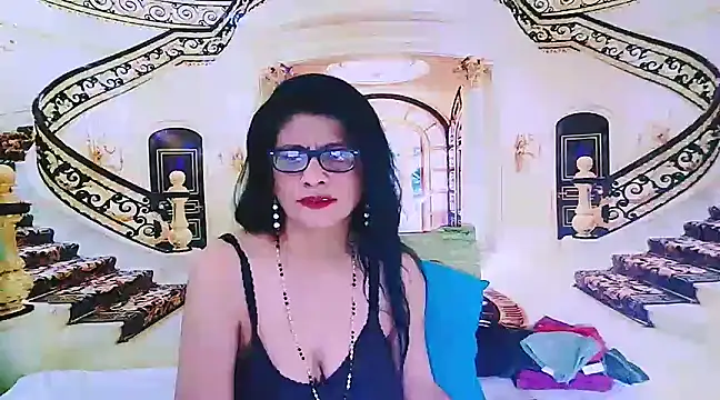 IndianAllure online show from 12-25-24, 05:58