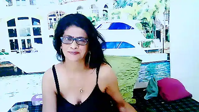 IndianAllure online show from 01-15-25, 08:41
