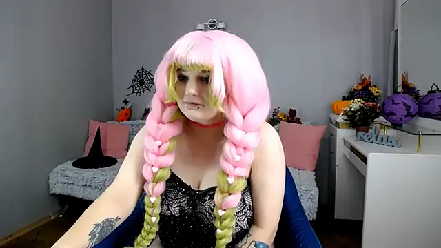 Estheri online show from 10-29-25, 07:32