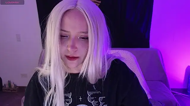 KuroChan420 online show from 02-26-25, 03:32