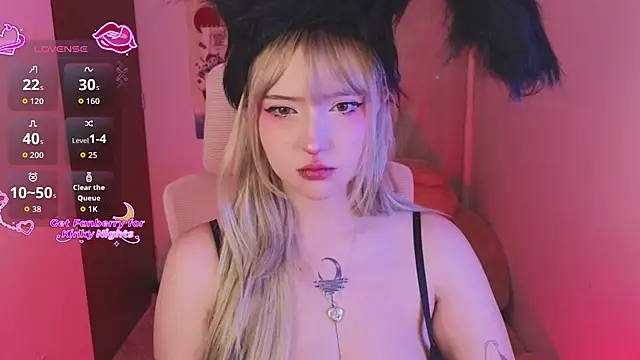 KuroChan420 online show from 11-03-25, 12:02