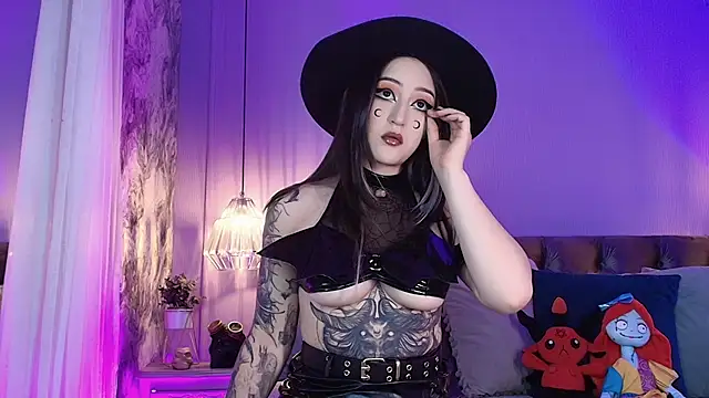 Snapshot of Charlotte_Germanotta_ chatting on 05-09-26, 02:55 Charlotte Germanotta online show from 05-09-26, 02:55