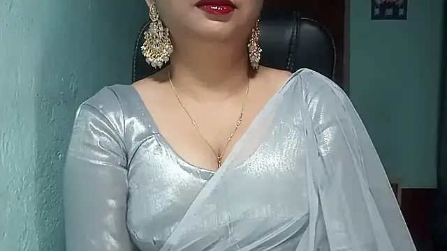 Snapshot of YourModhu chatting on 09-08-25, 06:07 YourModhu online show from 09-08-25, 06:07