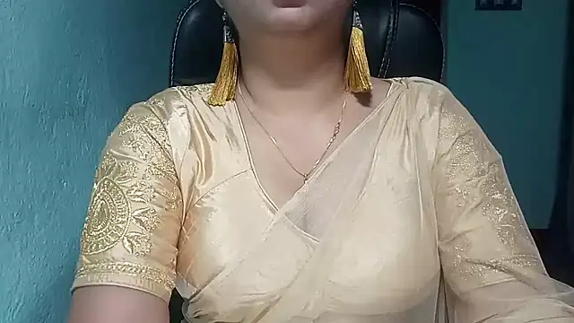 Snapshot of YourModhu chatting on 09-10-25, 05:35 YourModhu online show from 09-10-25, 05:35