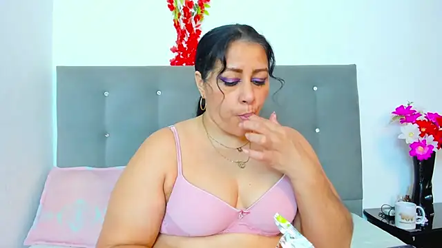 SexxyPamela online show from 09-24-25, 07:33