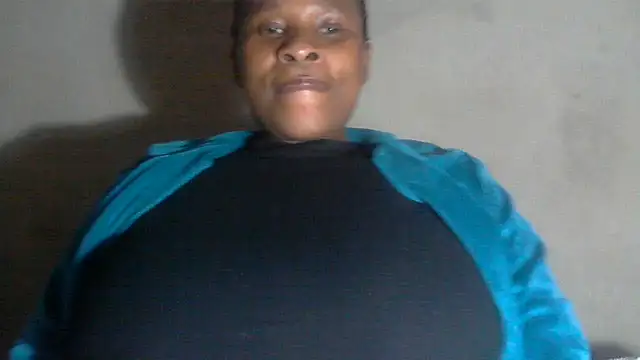 Snapshot of Choco-Coco10 chatting on 10-19-25, 10:27 Choco-Coco10 online show from 10-19-25, 10:27